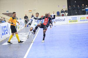 Tubarão Futsal é superado pelo Joinville jogando em casa
