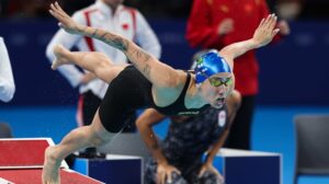 Atleta da natação da delegação brasileira é expulsa dos Jogos Olímpicos de Paris