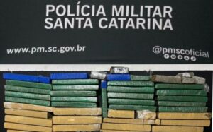 Polícia acaba com delivery de drogas em Itajaí