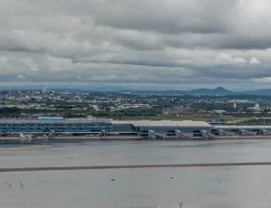 Aeroporto de Porto Alegre retoma embarque e desembarque
