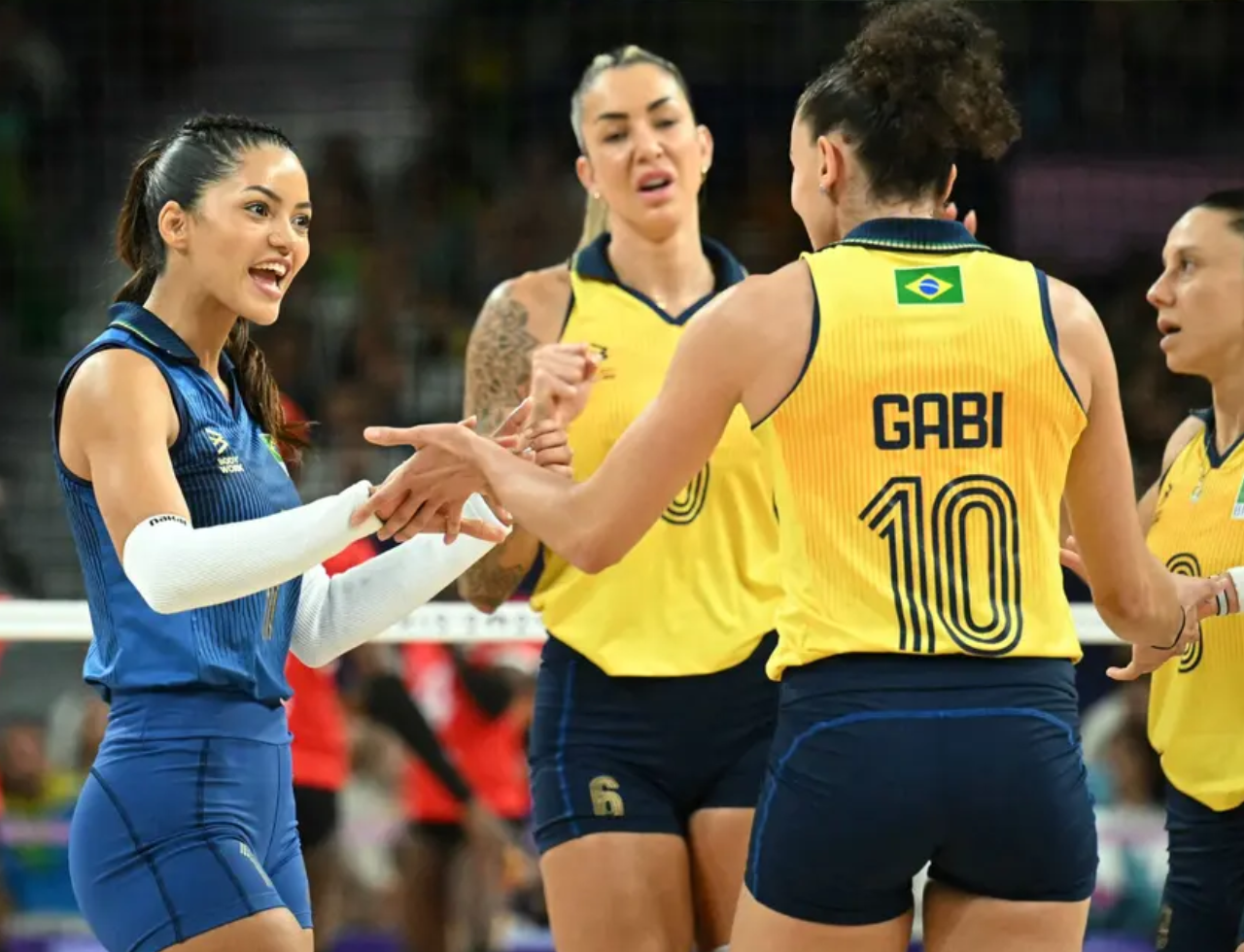 Seleção brasileira de vôlei estreia com vitória sobre o Quênia nas Olímpiadas de Paris 2024.