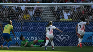 Brasil sofre virada na reta final e perde para as japonesas nas Olímpiadas