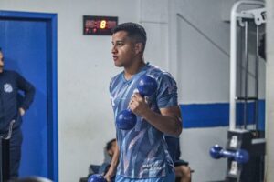 Caravaggio inicia preparação intensa para duelo contra Tubarão