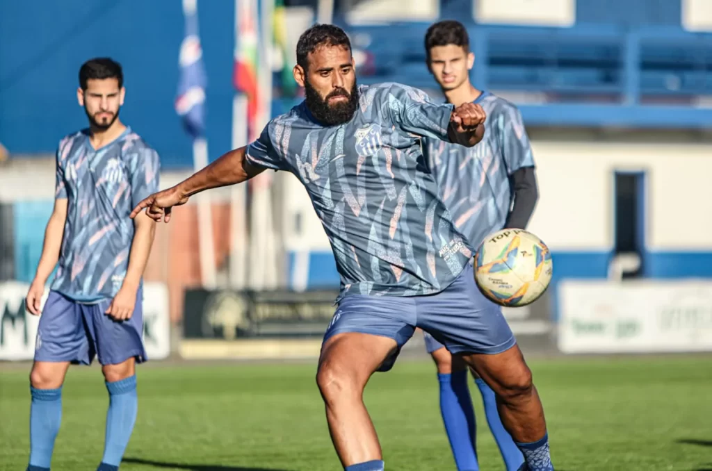 Caravaggio treina na Montanha para a semifinal da Série B