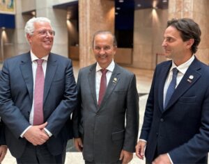Comitiva catarinense participa de reunião com Ministro da Economia de Portugal
