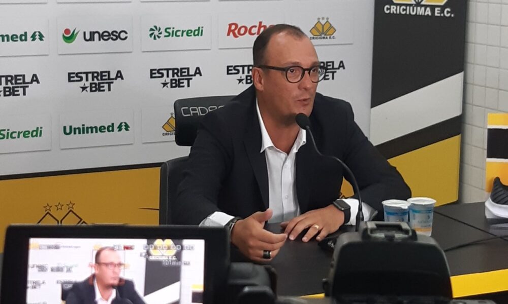 Alex Brasil deixa o cargo de gerente de futebol do Criciúma