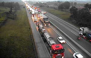 Acidente bloqueia BR 101 no sentido sul