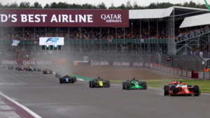 F2: com ultrapassagem na última curva, brasileiro conquista pódio em Silverstone