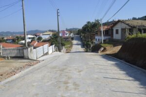 Tubarão pavimenta ruas e melhora acesso a UBS e bairro