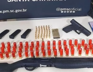 Criança de 11 anos é baleada por homem com arma registrada