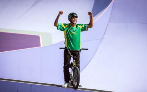 Gustavo Bala Loka põe Brasil na final do ciclismo BMX na Olimpíada