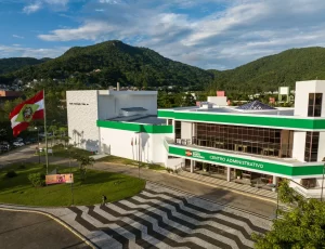 Servidores públicos estaduais recebem metade do 13º salário nesta quarta-feira