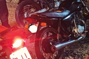 Moto com escapamento adulterado é apreendida em Laguna