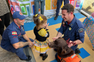 Bombeiros visitam instituição de apoio a crianças e jovens com câncer em Criciúma