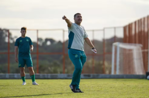 “Não podemos ficar adiando”, afirma Umberto sobre virada de “chave” da Chapecoense