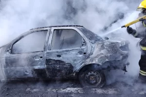 Veículo pega fogo na BR-282