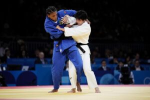 Rafaela Silva é superada por Haruka Funakubo e perde a chance do bronze