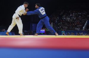 Rafael Macedo perde nas quartas, mas busca bronze na repescagem em Paris