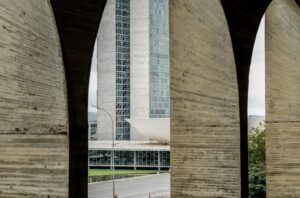 Pesquisadora vê “ataque à democracia” após aprovação de PEC na Câmara