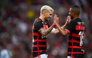 Tigre com desfalque e Flamengo reforçado para jogo: confira as escalações