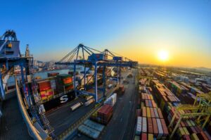 Desafios e oportunidades no cenário global serão debatidos no Logistique Summit