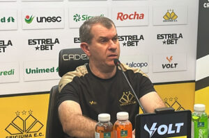 Tencati desabafa: “A gente tem que fazer milagre, é desumano”