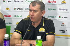 Tencati foca na consistência: “Atacar bem e defender bem nos 90 minutos”