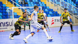 Tubarão Futsal fica no empate contra Umuarama