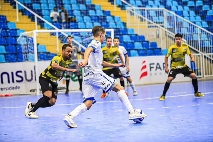 Tubarão Futsal fica no empate contra Umuarama