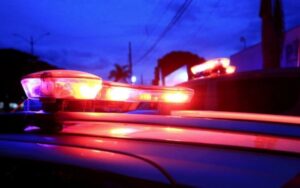 Homem é flagrado com 100 cédulas falsas