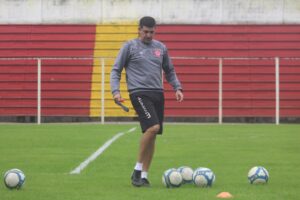 Hercílio Luz renova com Eduardo Souza e define data de reapresentação do elenco