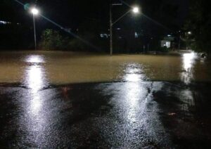 Itajaí-Açu transbordou e Rio do Sul enfrenta a 4ª enchente do ano