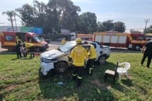 Acidente envolve três veículos na BR 280