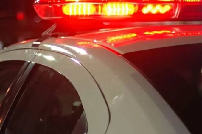 Suspeito por sequestro morre ao tentar sacar arma de fogo de policial em Barra Velha