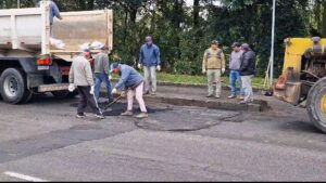 Buraco em avenida de Tubarão é fechado pela Secretaria de Infraestrutura
