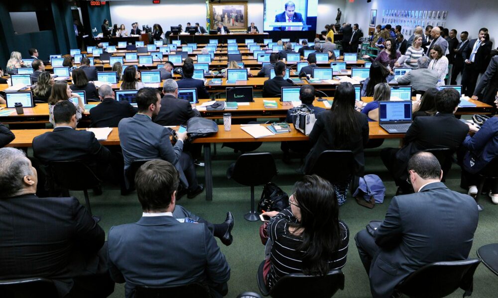 Lei que padroniza os dados abertos no país está parada há uma década