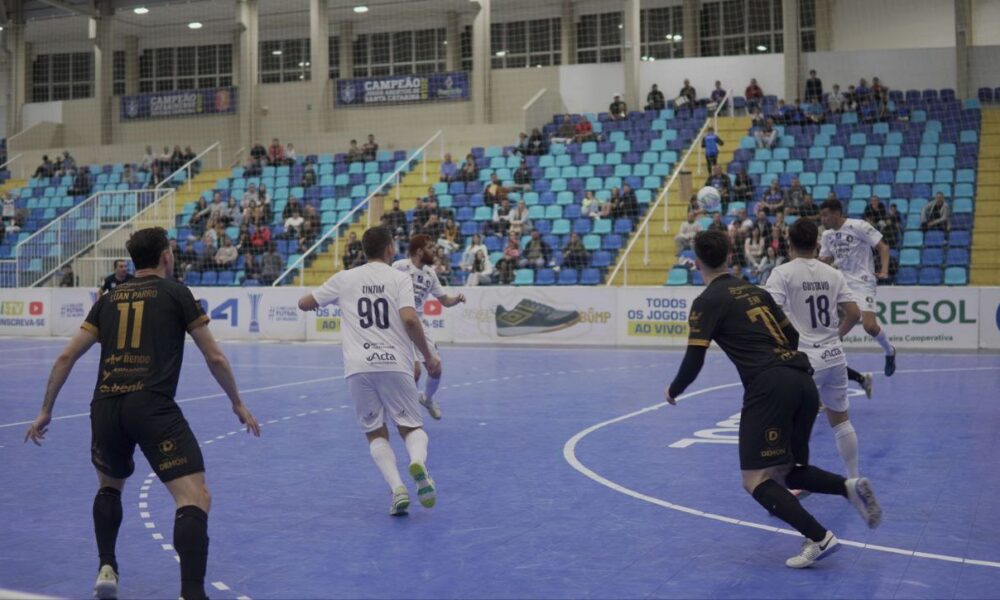 Tubarão Futsal sofre mais uma derrota na LNF