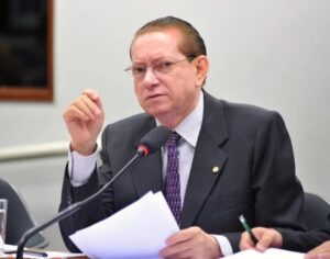 “As coligações desmontaram os partidos políticos”, afirma Edinho Bez