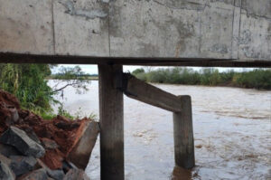 População de Praia Grande reivindica reconstrução da ponte do Rio Canoas