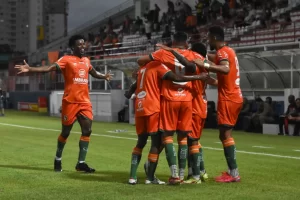Camboriú enfrenta o Carlos Renaux nesta quinta-feira no Robertão