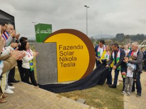 Inaugurada fazenda solar que irá gerar energia para 62 escolas de Criciúma