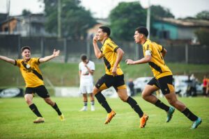Criciúma Sub-17 avança à final do Catarinense em jogo tenso e polêmico