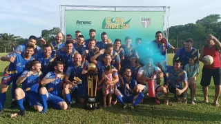 Time de São João do Sul, campeão da Copa Amesc 2023 na Categoria Livre