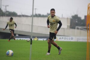 Tigre: Matheusinho treina com bola e ficará no banco contra o Vasco