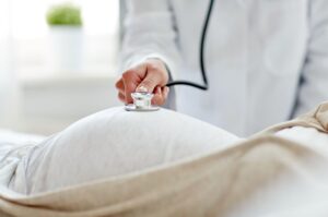 Agora hospitais são obrigados por lei a seguirem protocolos contra violência obstétrica