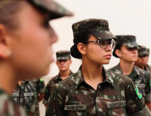 Alistamento feminino aos 18 anos passa a valer em 2025