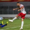 Partida do Avaí contra o CRB no Estádio Rei Pelé, em Maceió.