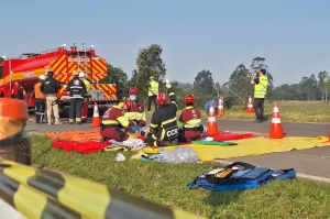 CCR Via Costeira faz simulado de acidente na BR-101