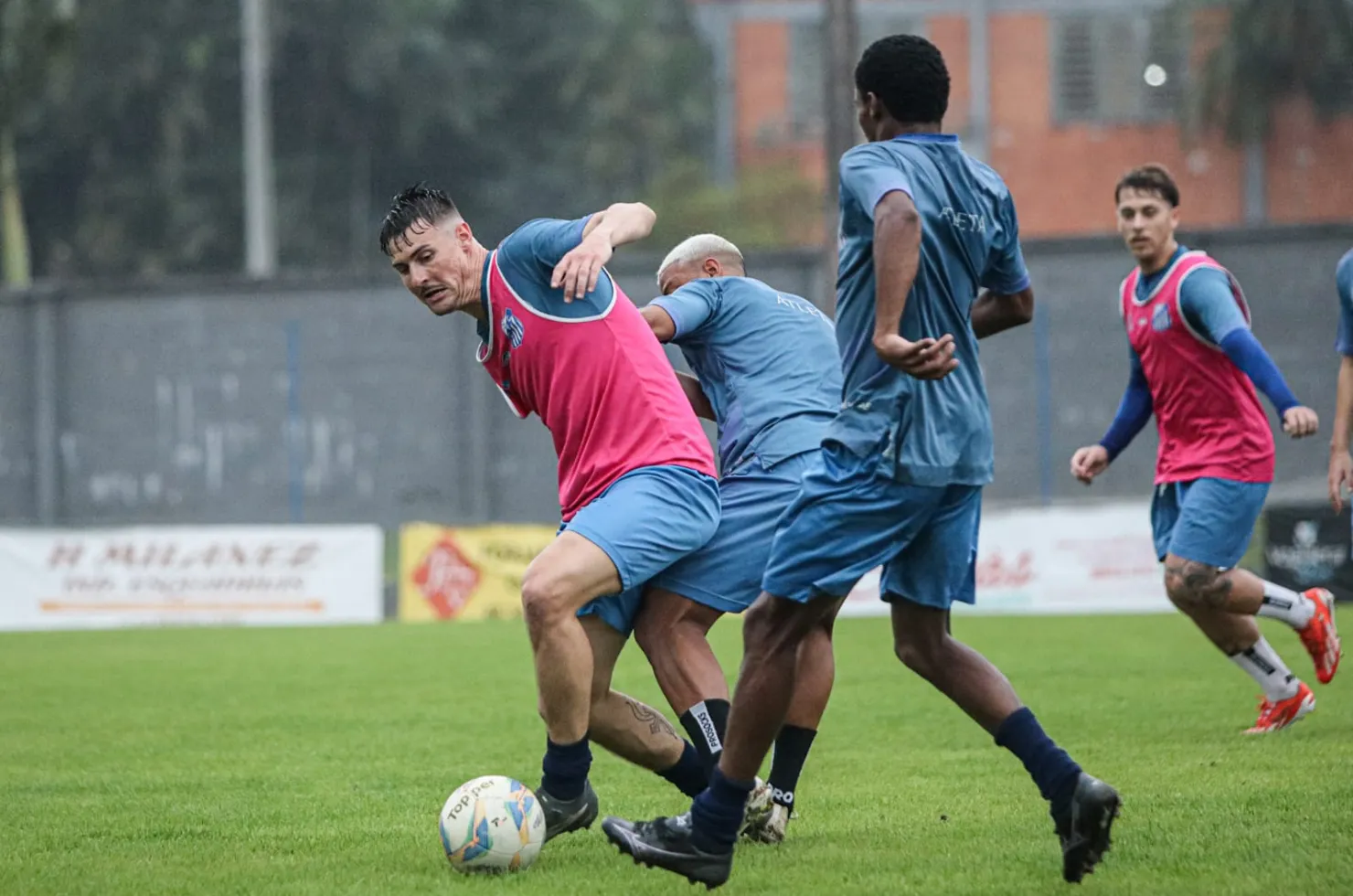 Elenco do Caravaggio em treino