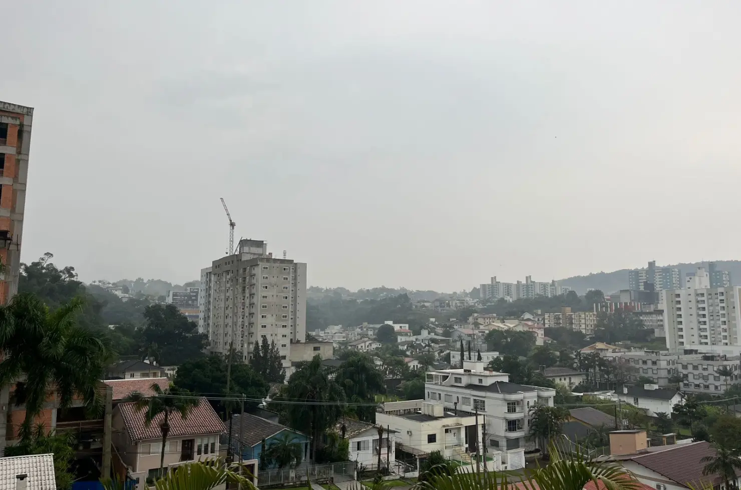 Chuva volta a dar às caras em Criciúma, mas não persiste o dia inteiro